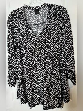 j.t.b. Woman Black & White Polka Dot Top stretches s xl